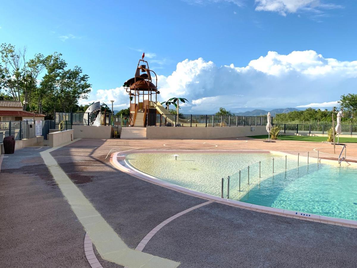 Chaletrent - Stacaravans Saint-Aygulf Hotel Fréjus Exterior foto